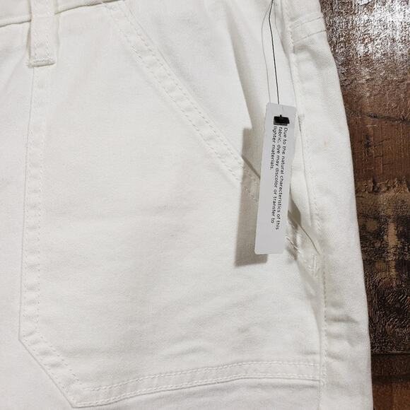 Caslon NWOT white utility 5" shorts woman's size 18 with big patch pockets - Picture 7 of 11